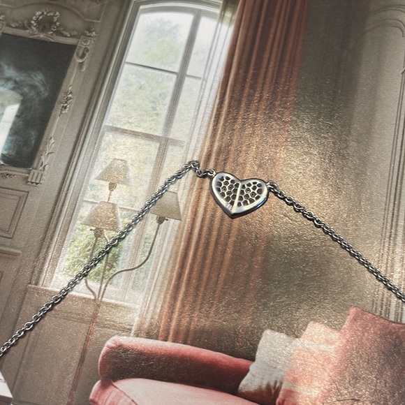 Diamond Pavé Heart - Picture 9 of 11